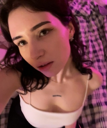 Живу в Москве, где создаю незабываемую атмосферу нашей встречи. У меня широкий арсенал услуг, которые станут настоящим открытием для тебя. Готова подарить тебе незабываемые моменты блаженства и наслаждения. Мои клиенты говорят, что я умею заставить забыть обо всем и погрузиться в мир наслаждения. Мои фото говорят сами за себя - у меня прекрасное тело и манящая внешность. Не сомневайся, выбирая меня, ты сделаешь правильный выбор! 💋 180, 22 года