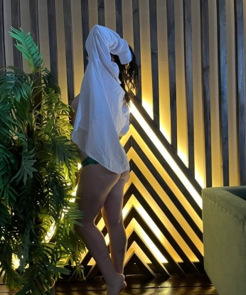 Живу в Москве и готова удивить тебя своими креативными услугами. Позволь мне разнообразить твою жизнь и исполнить все твои фантазии. Я могу быть нежной и ласковой или страстной и доминирующей - всё зависит от твоих предпочтений. Приглашаю тебя на волнующее рандеву, где ты сможешь насладиться моментами нашего встречи. Мои отзывы подтверждают, что я умею радовать мужчин. Не упусти возможность испытать незабываемые эмоции в моей компании. Вместе мы создадим море удовольствия и наслаждения. 👠💋🔥 2339, 25 лет