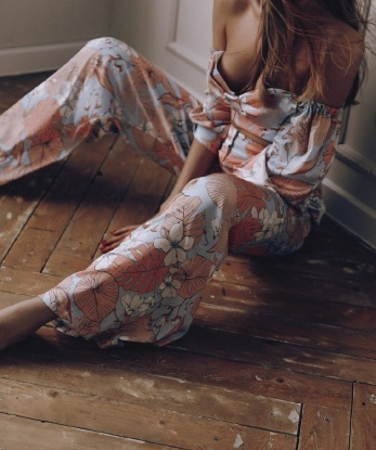 Жгучая брюнетка с огненным характером приглашает в гости состоятельного ценителя красоты. Гарантирую яркие впечатления и море страсти! 2362, 25 лет